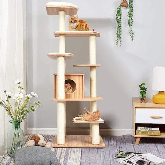 HOM Everest Heights – Wooden Cat Tower with Natural Brown Sisal Scratcher